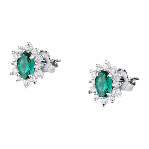 Coppia di orecchini a lobo in argento rodiato con zirconi verde centrali e contorno di zirconi bianchi. Dimensioni compatte ed eleganti.